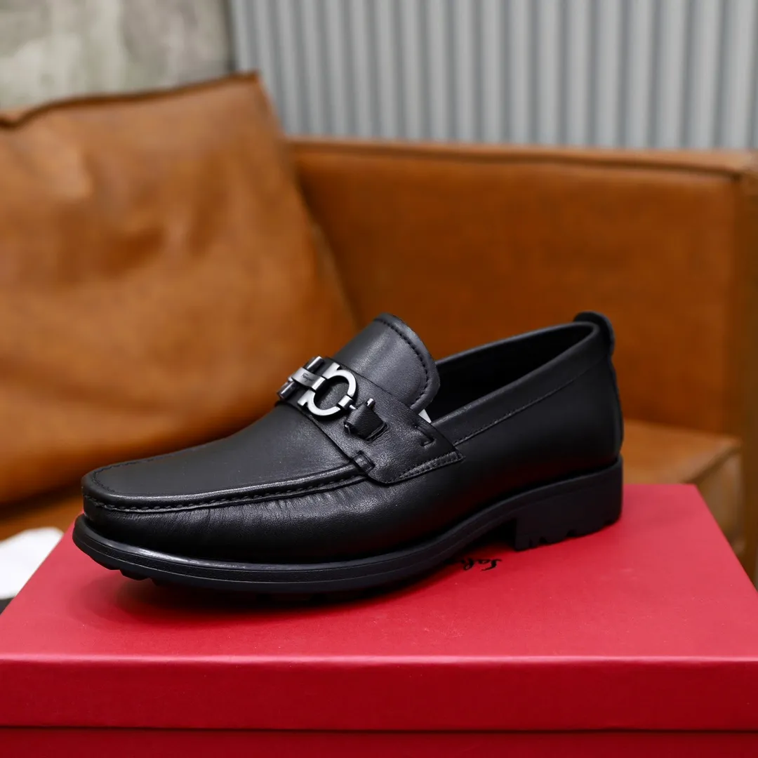Men's shoes: 270🙅‍♂️🙅‍♂️🙅‍♂️Niuli Brand: Ferragamo Standard code: Men's code 38/44 (45 customized) Grade: Same as the official website Material: Original imported cowhide leather lining Original wear-resistant lightweight outsole Style category: Men's casual slip-on shoes Distinguished luxury brand elements top luxury Color: Actual picture color